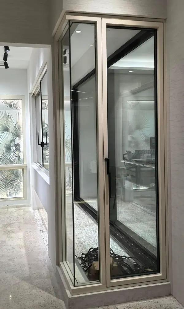 Corner window installation
